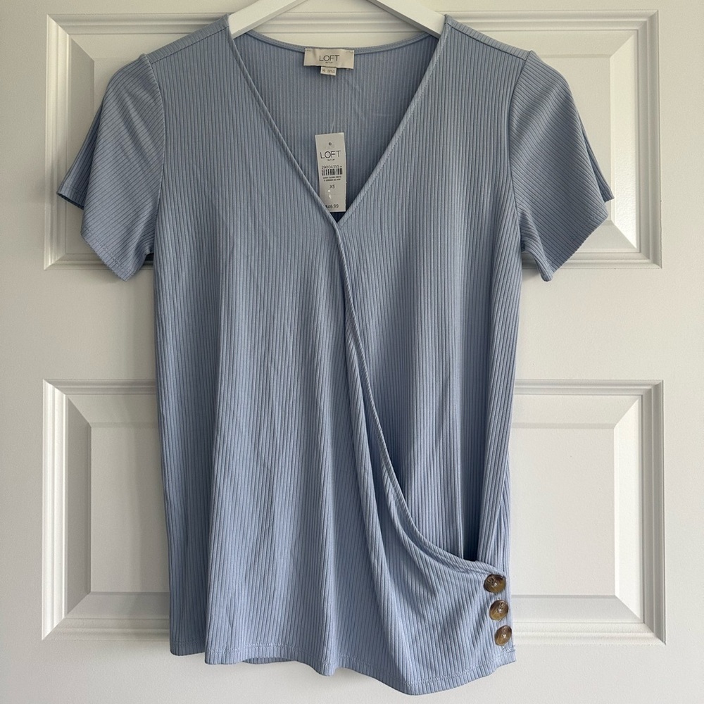 NWT LOFT Outlet Side Button Top